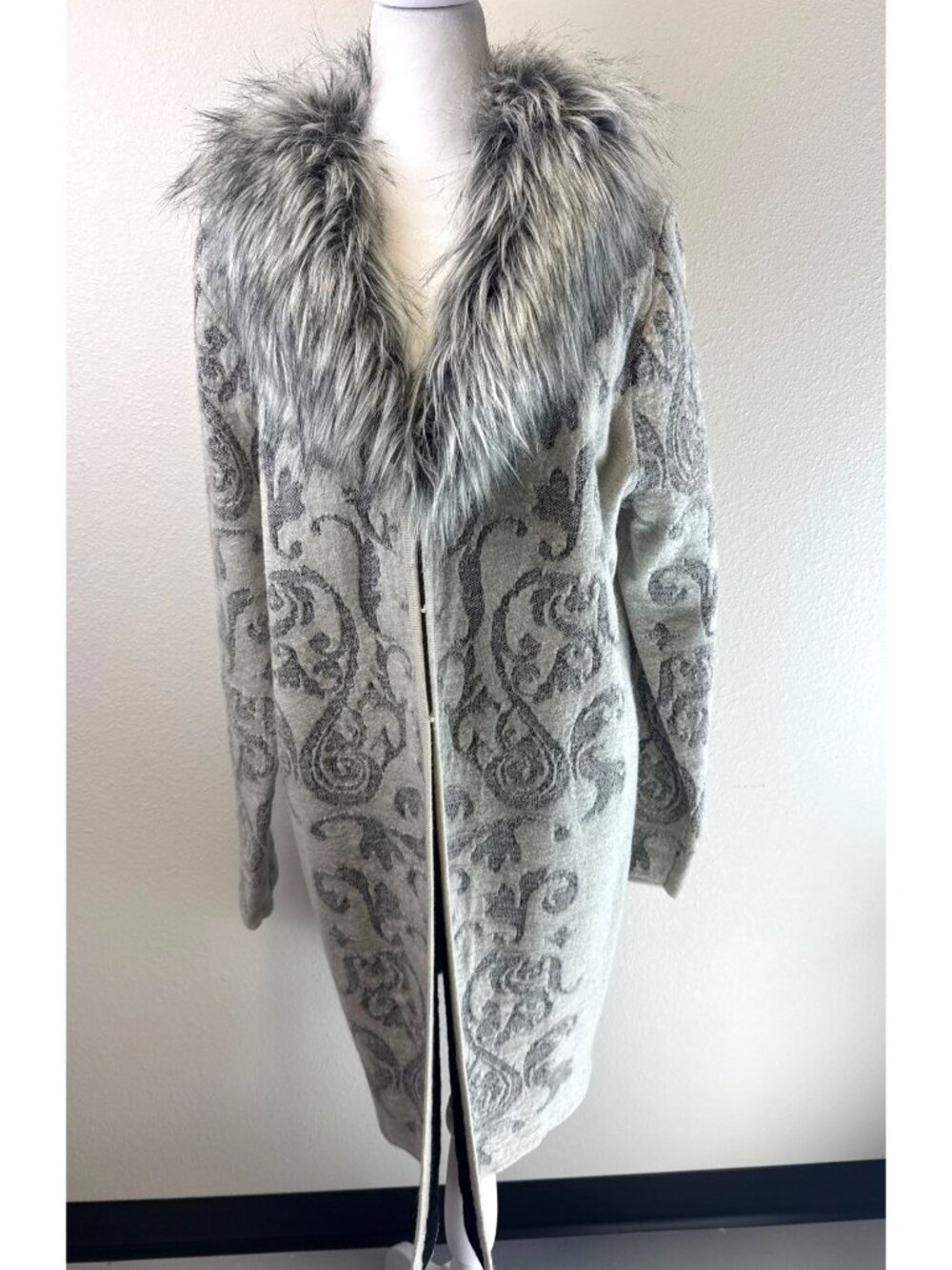 Chicos Gray Paisley Jacquard Wool Coat Faux Fur Collar Size 2 Old Money